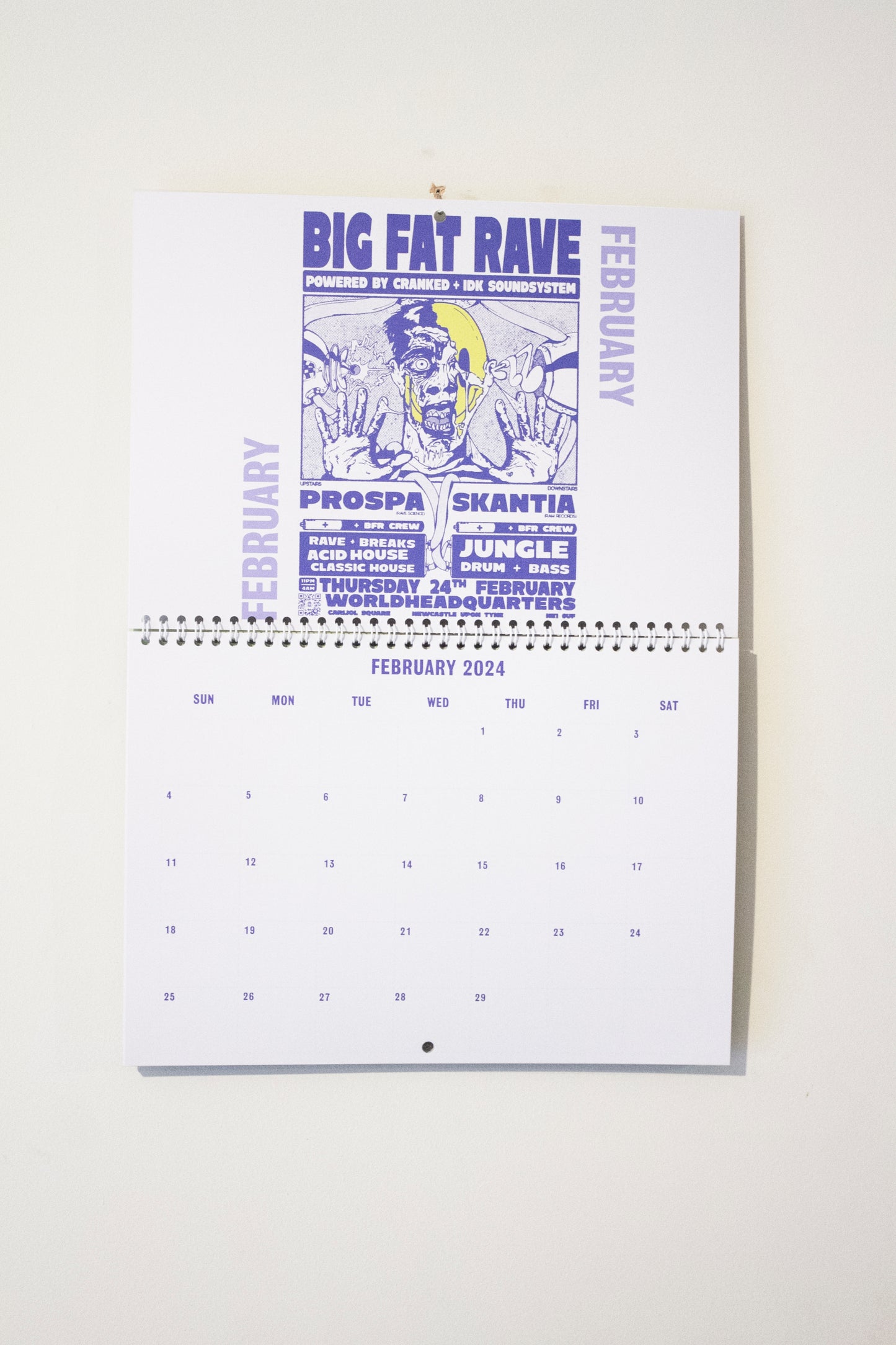 DOUBLE PAGE WALL CALENDAR
